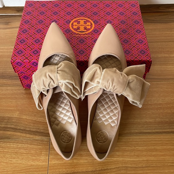 Tory Burch Clara Bow Flats - Picture 4 of 8
